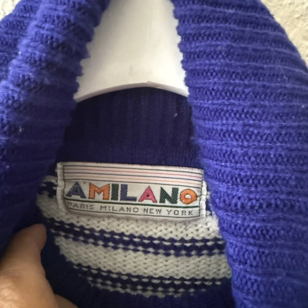 A’Milano Navy and White Striped Turtleneck‎ Sweater size Large pockets